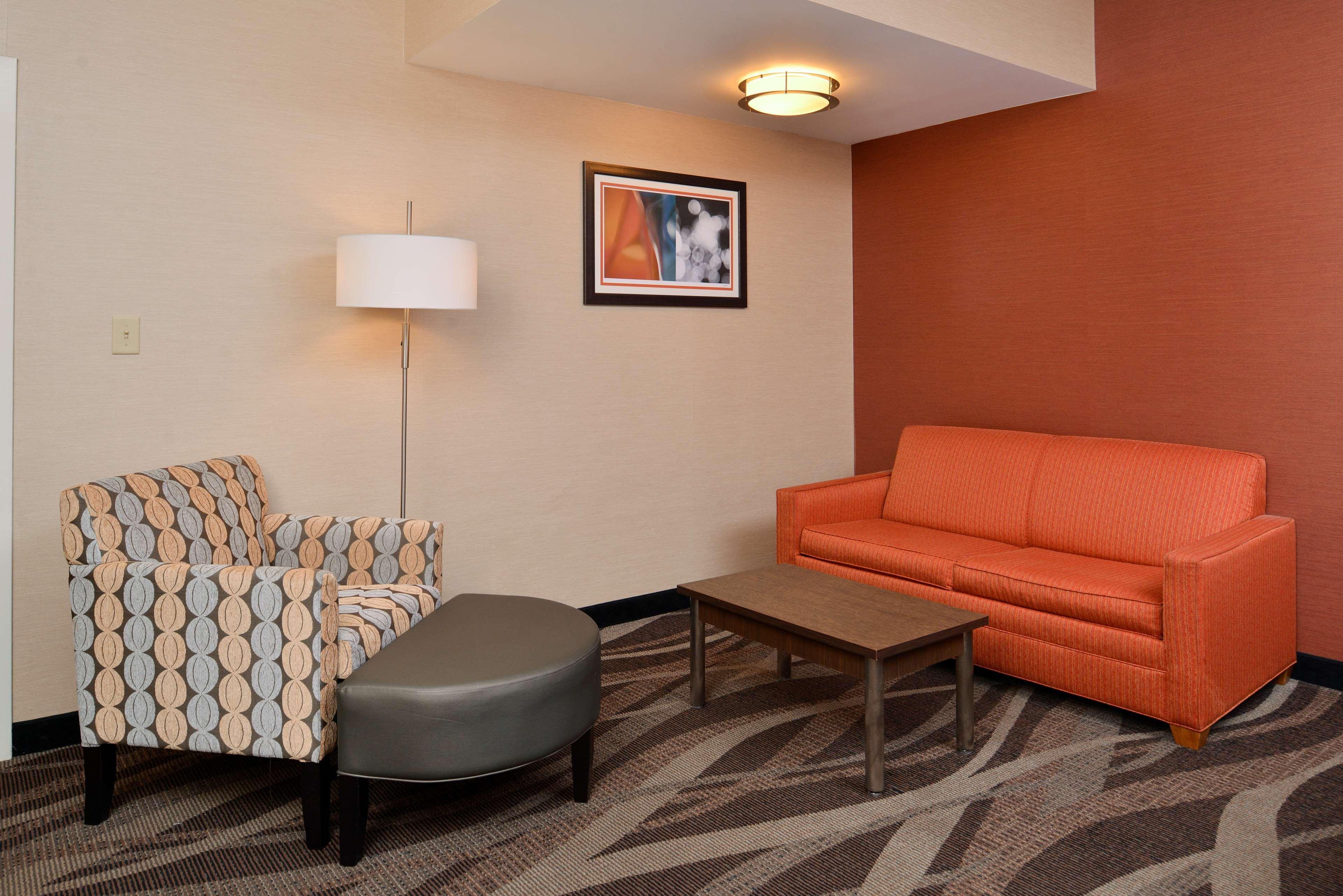 Best Western Plus University Inn Олийн Екстериор снимка