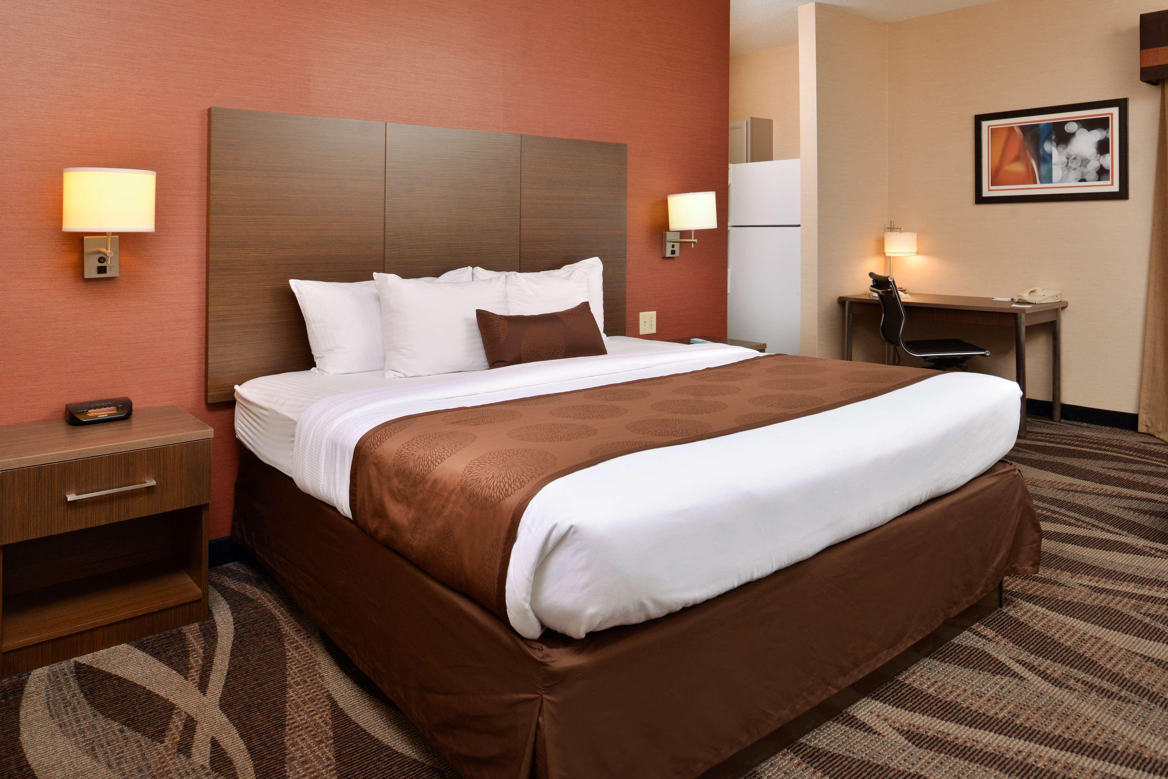 Best Western Plus University Inn Олийн Екстериор снимка