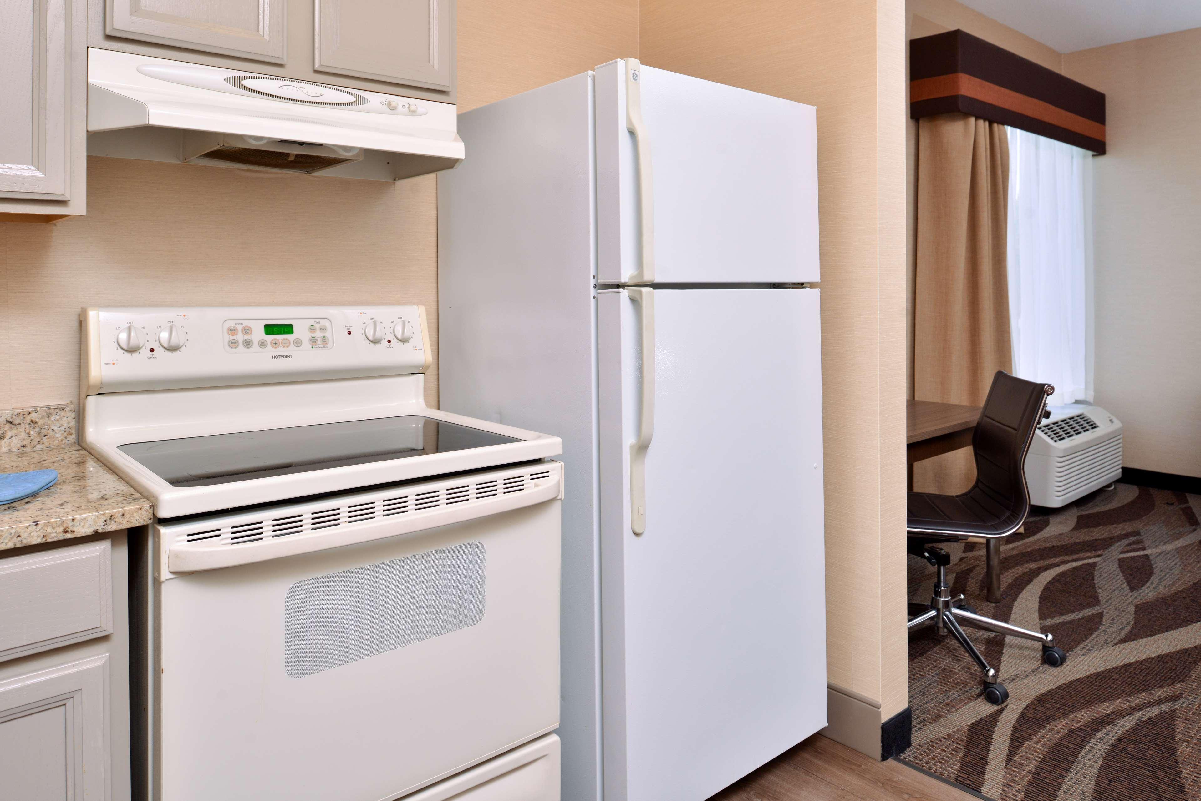 Best Western Plus University Inn Олийн Екстериор снимка