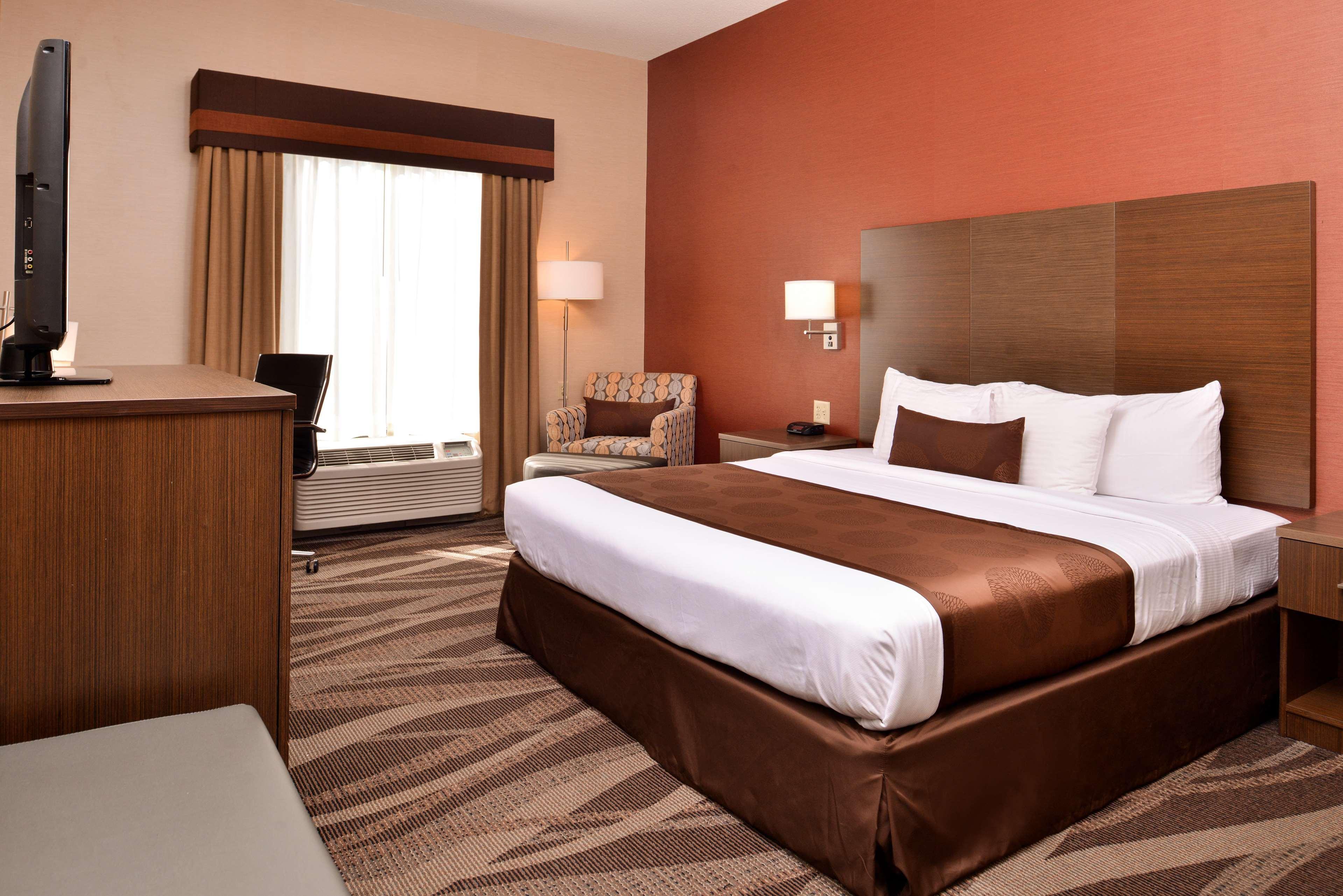 Best Western Plus University Inn Олийн Екстериор снимка