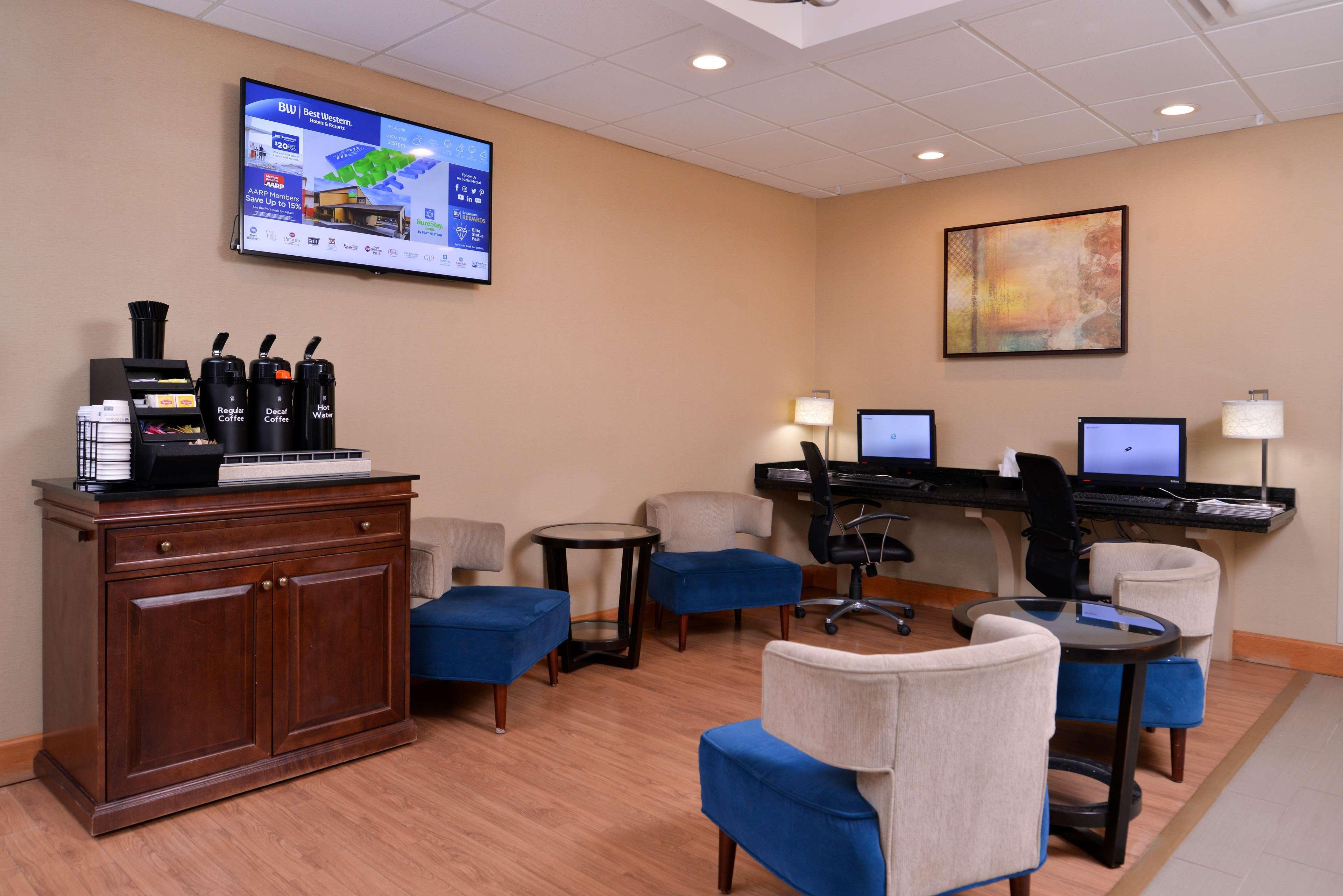 Best Western Plus University Inn Олийн Екстериор снимка