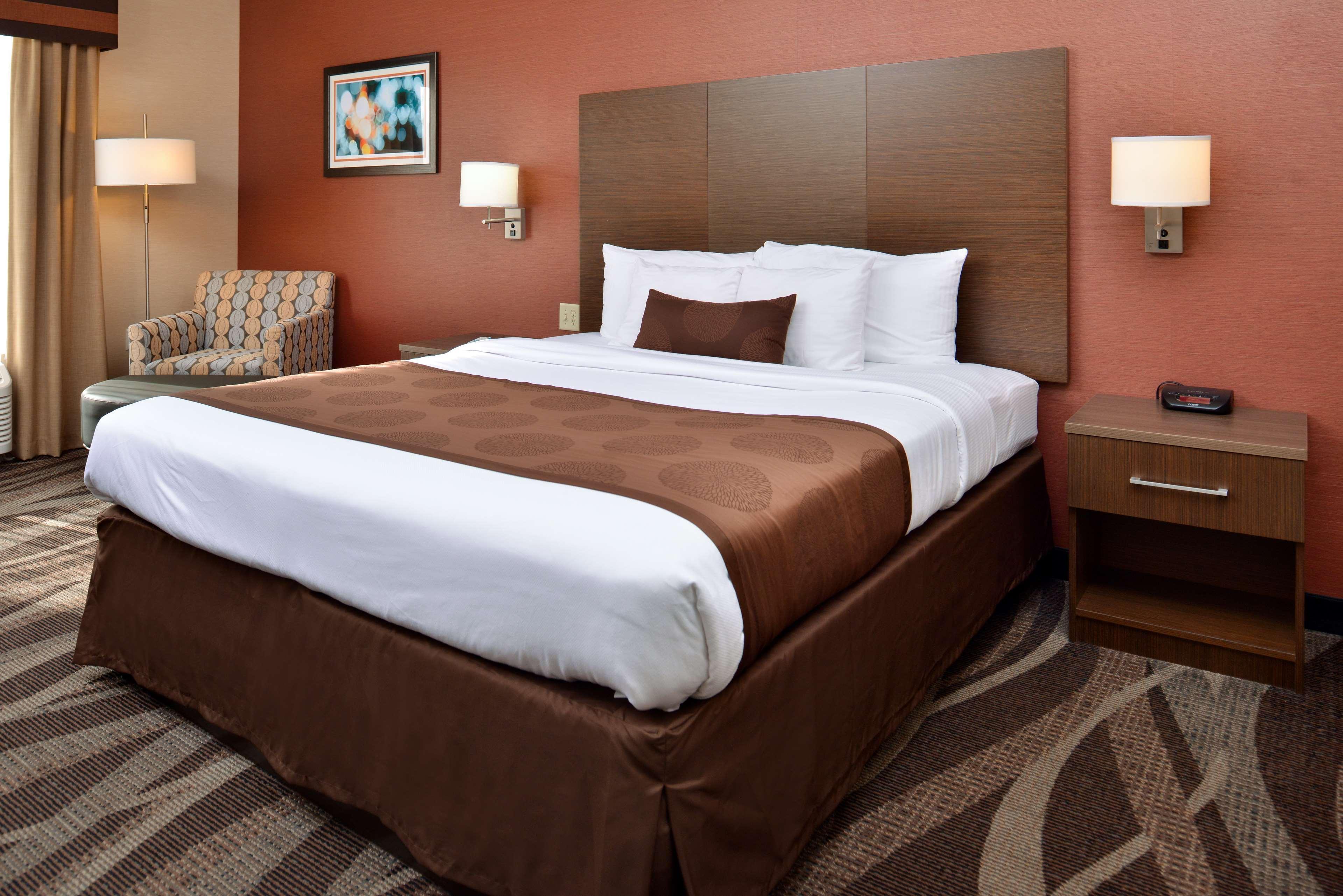 Best Western Plus University Inn Олийн Екстериор снимка