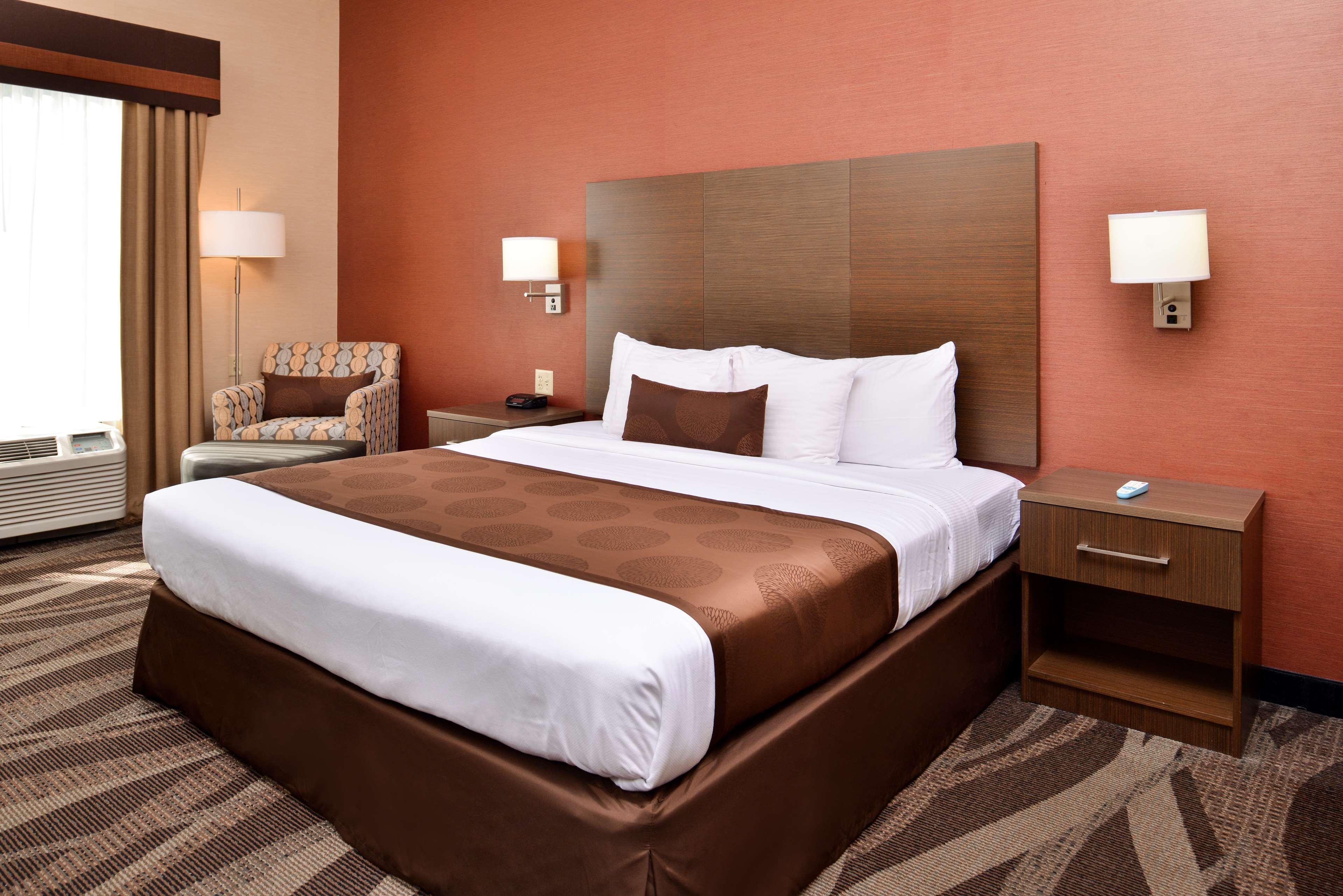 Best Western Plus University Inn Олийн Екстериор снимка