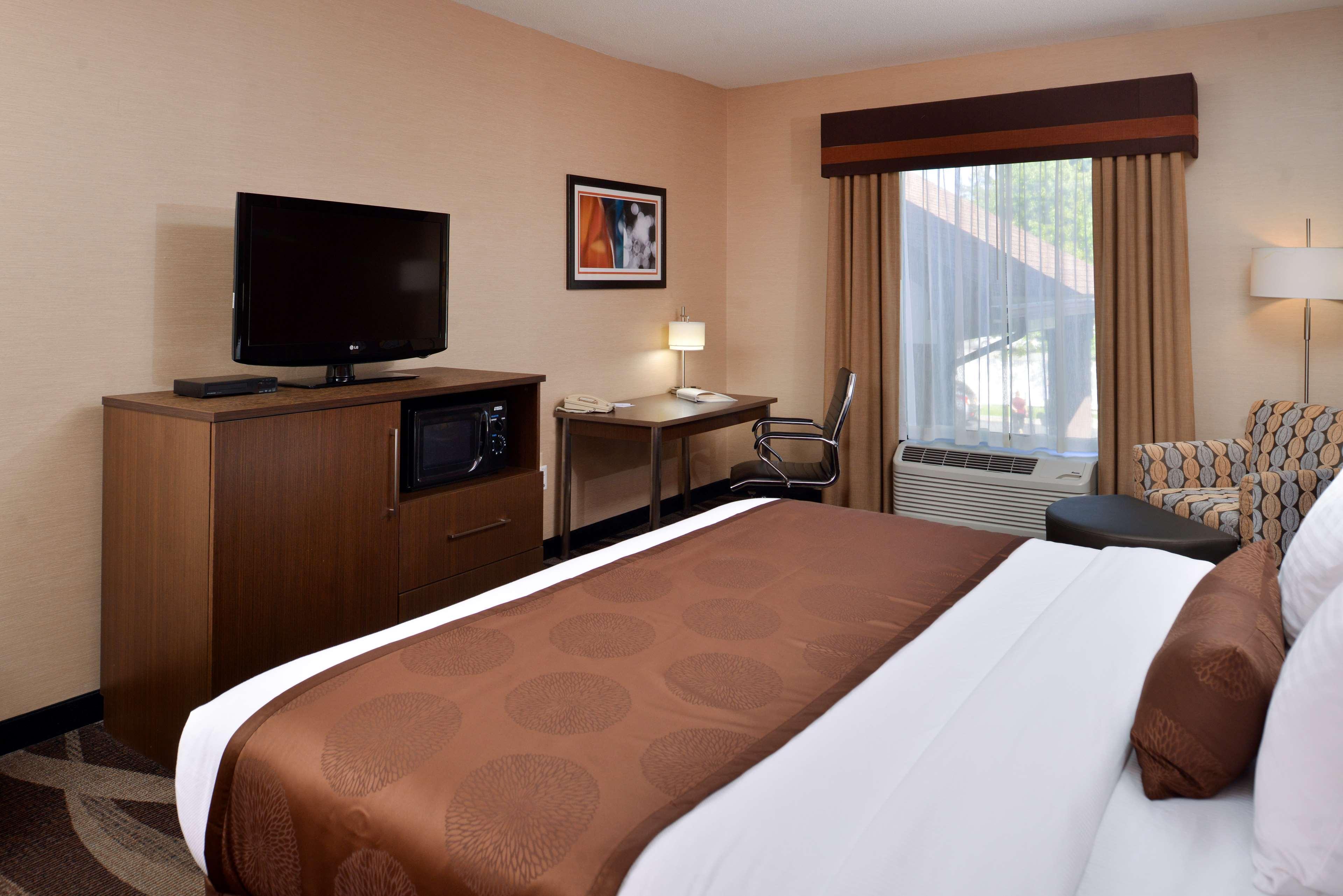 Best Western Plus University Inn Олийн Екстериор снимка